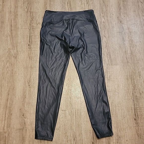 Time and Tru Pull On Pleather Legging Pants ~ Sz XL 16-18 ~ Black ~ Mid Rise - Picture 7 of 7